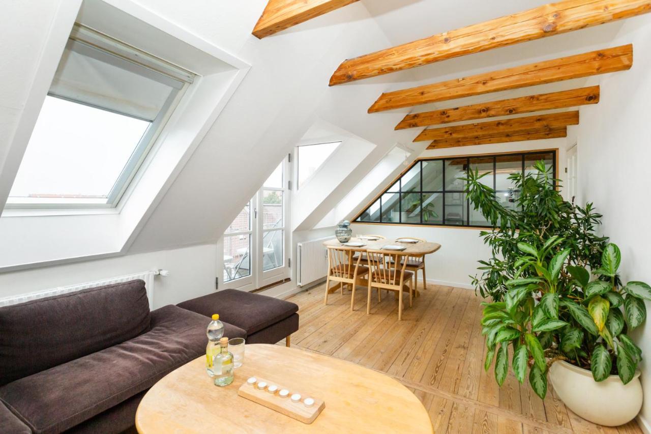 Come Stay In Penthouse With Room For 2-People Århus Екстериор снимка