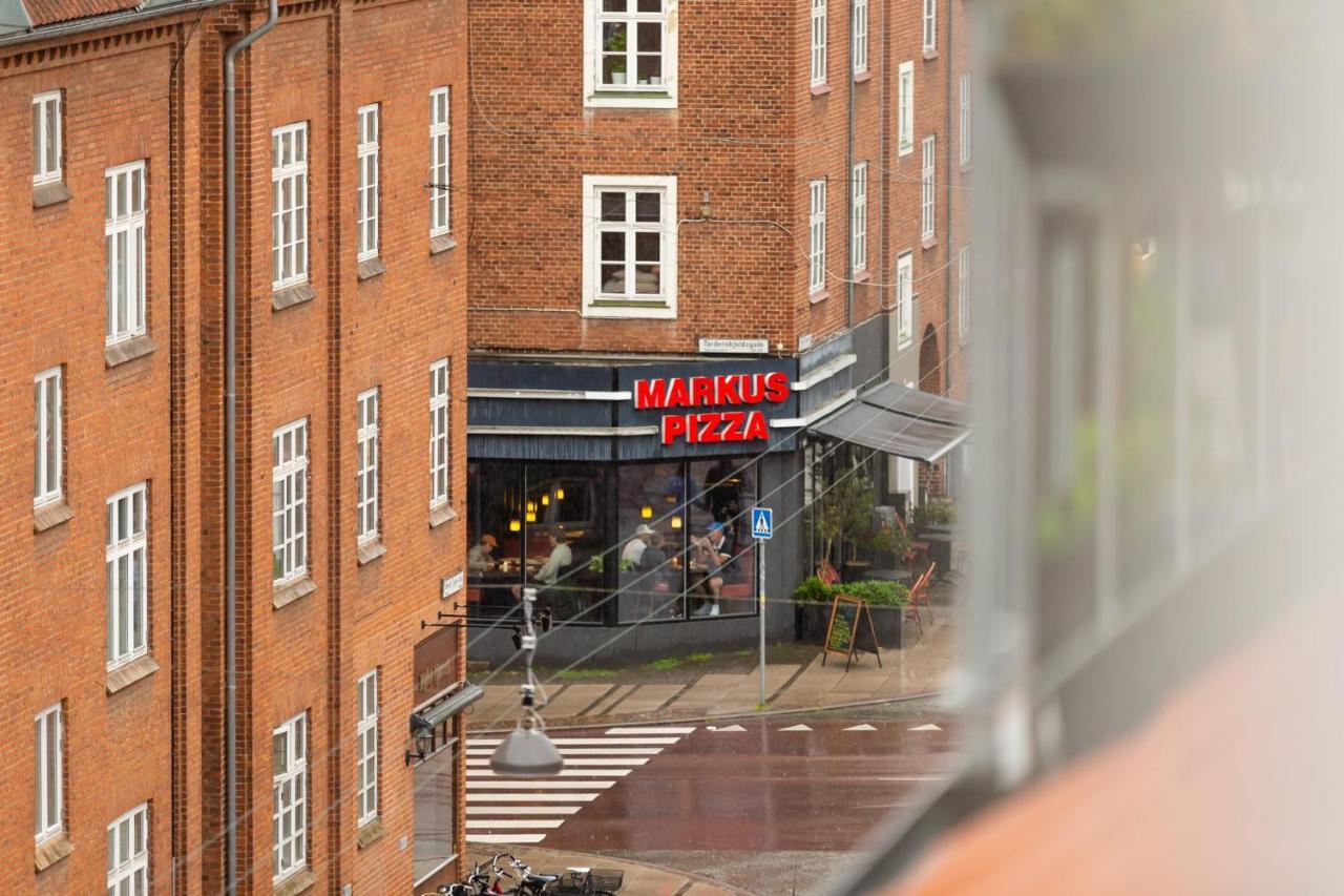 Come Stay In Penthouse With Room For 2-People Århus Екстериор снимка