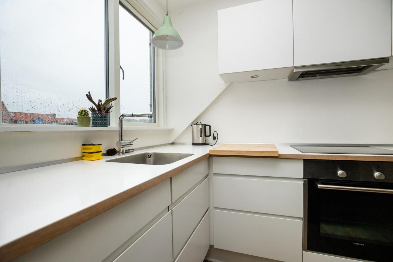 Come Stay In Penthouse With Room For 2-People Århus Екстериор снимка